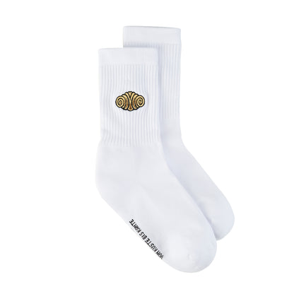 Quittje Socken mit Franzbrötchen-Stickerei – norddeutsches Kultmotiv, nachhaltig gefertigt in Portugal