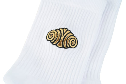 Quittje Socken mit Franzbrötchen-Stickerei – norddeutsches Kultmotiv, nachhaltig gefertigt in Portugal